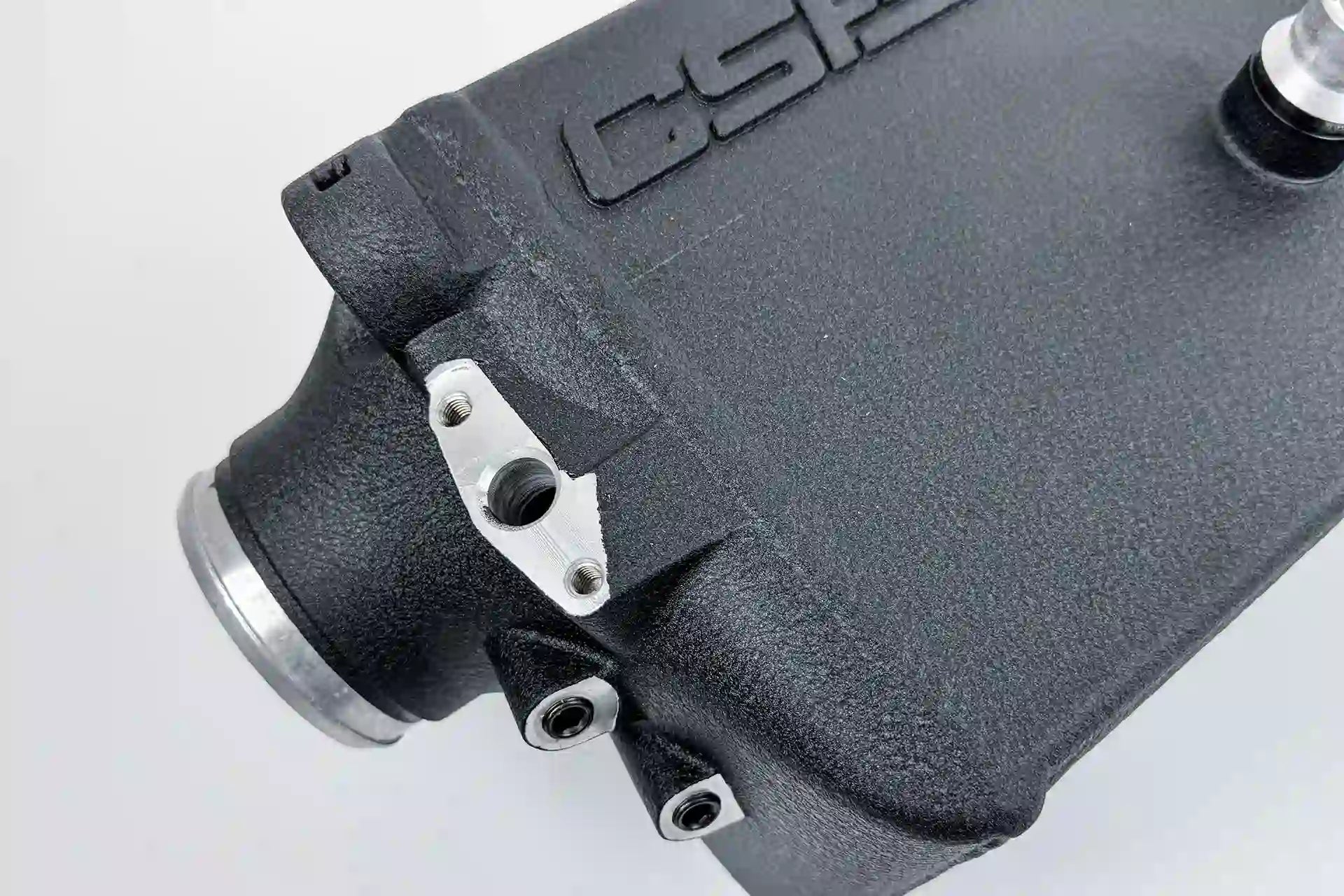 CSF BMW G9X M5 Charge-Air-Coolers angle view
