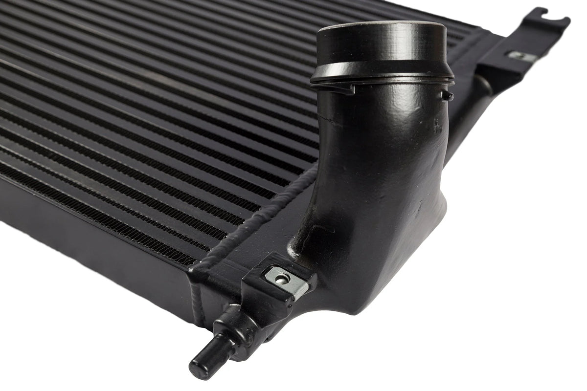 CSF #7102 06-10 Silverado H.D / Sierra H.D 6.6L Turbo Diesel Heavy Duty Intercooler – view 3