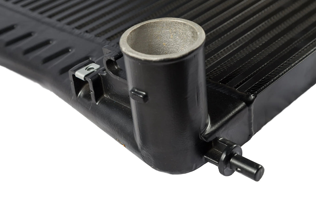 CSF #7102 06-10 Silverado H.D / Sierra H.D 6.6L Turbo Diesel Heavy Duty Intercooler – view 4