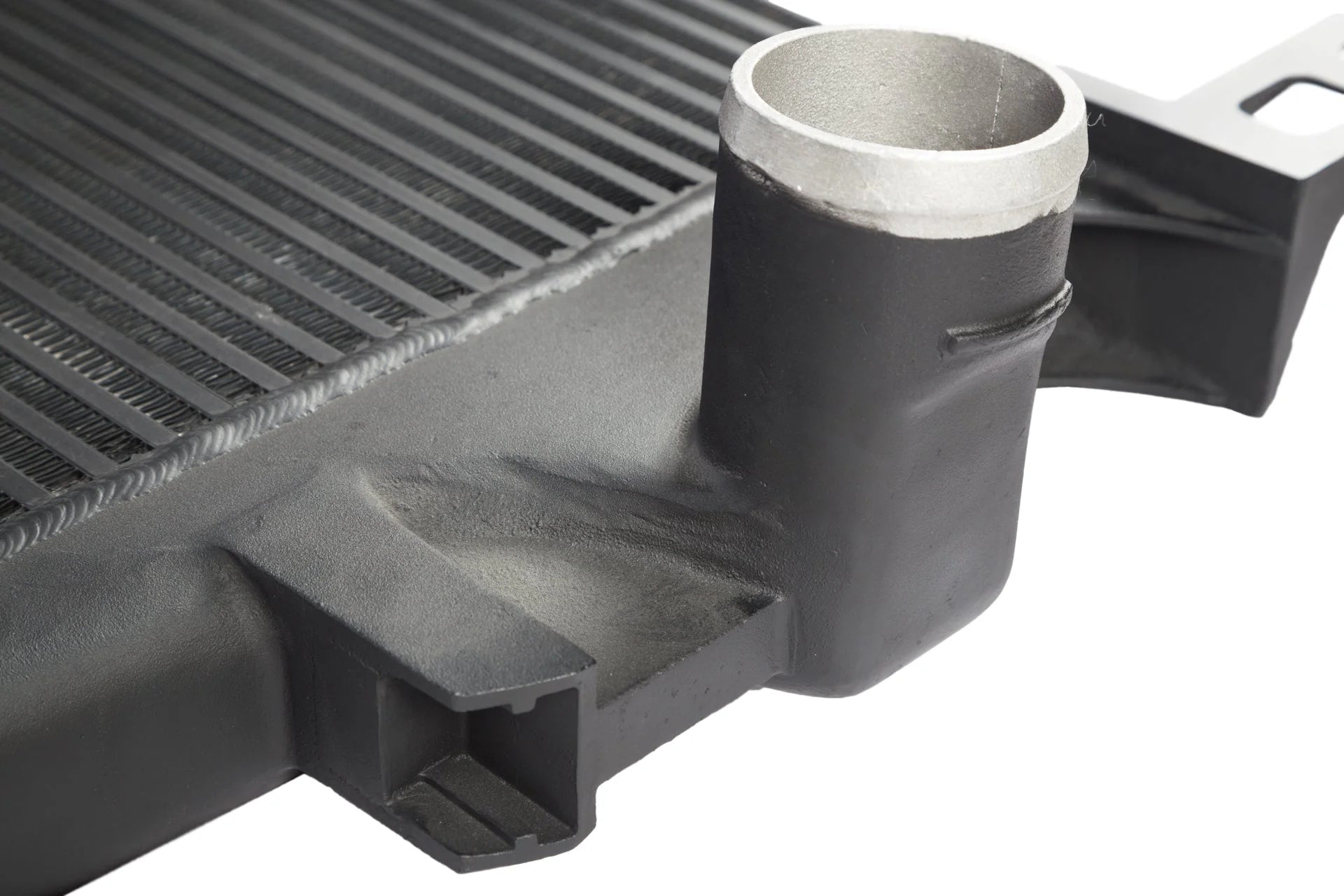 CSF #7106 03-07 Ford Super Duty 6.0L Turbo Diesel Heavy Duty Intercooler – view 4