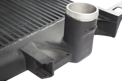 CSF #7106 03-07 Ford Super Duty 6.0L Turbo Diesel Heavy Duty Intercooler – view 4
