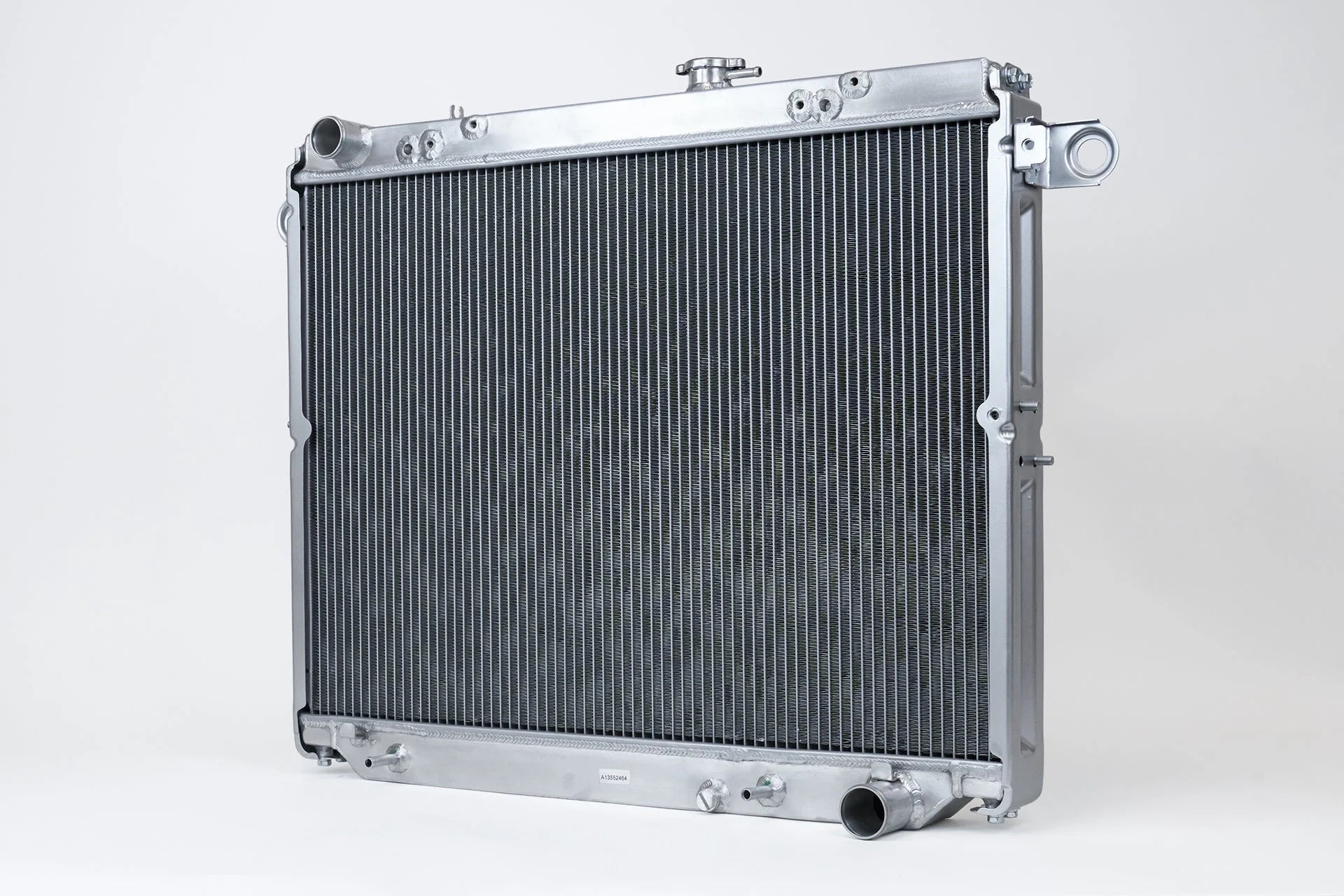 CSF #7207 98-07 Lexus LX470 / Toyota Land Cruiser Heavy-Duty All-Aluminum Radiator – view 2