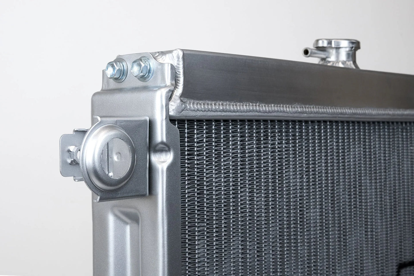 CSF #7207 98-07 Lexus LX470 / Toyota Land Cruiser Heavy-Duty All-Aluminum Radiator – view 3