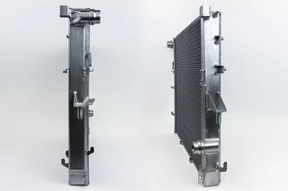 CSF #7227 03-10 Porsche 955/957 Cayenne / 07-15 Audi Q7 / 04-10 Volkswagen Touareg Heavy-Duty Performance Radiator – view 3