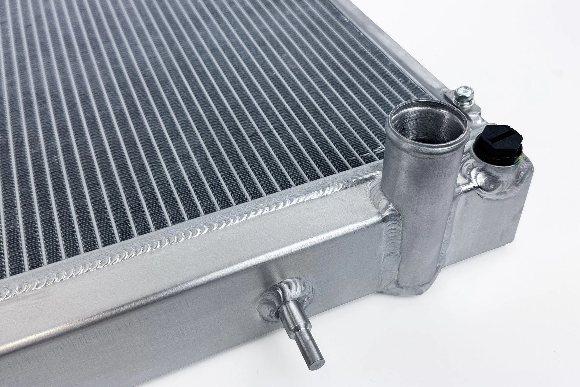 CSF #7229 CSF High-Performance All-Aluminum Radiator for Nissan R32 Skyline GT-R – view 3
