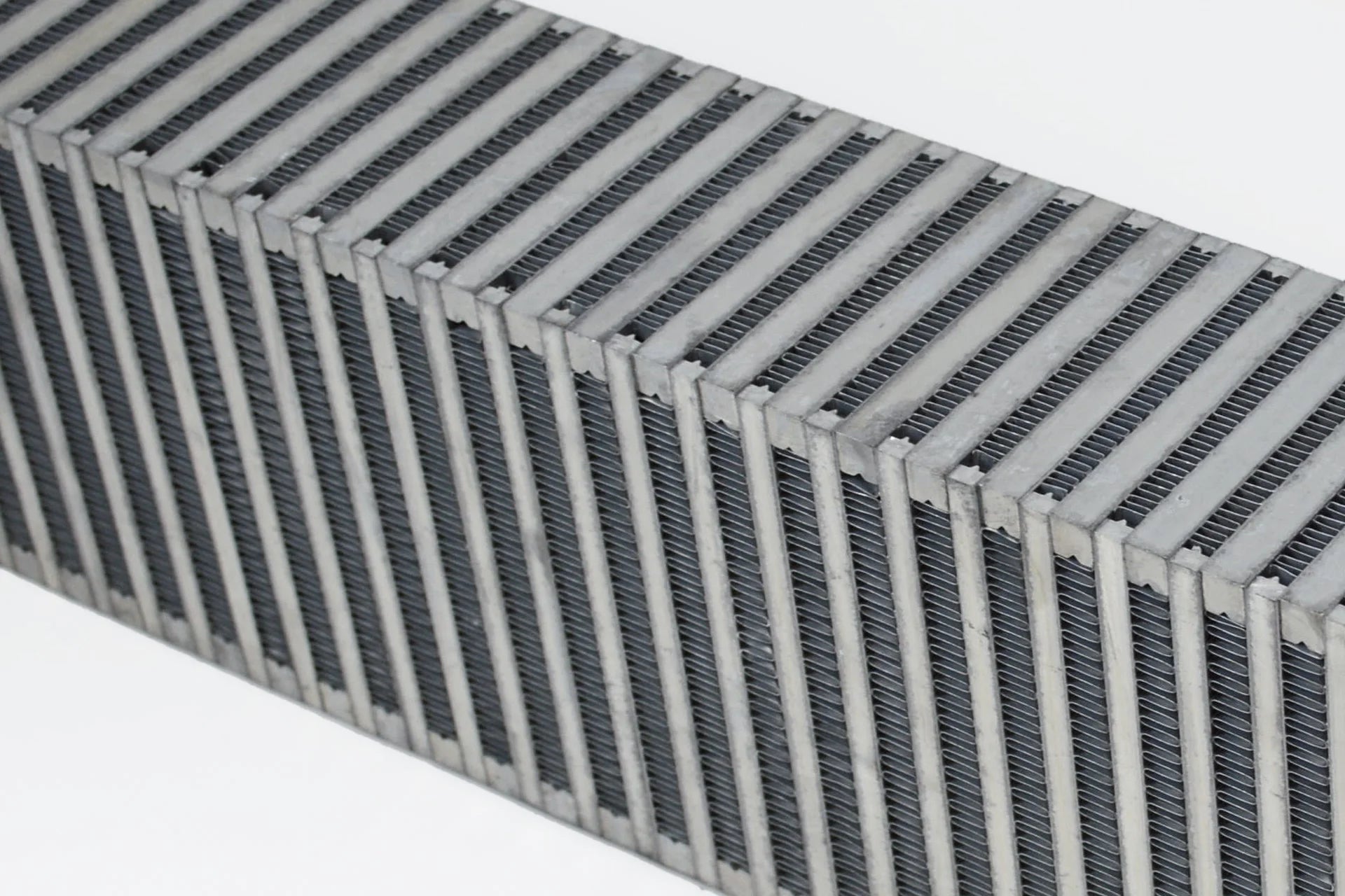 CSF #8068 High-Performance Bar & Plate Intercooler Core 27x6x3 - Vertical Flow – view 2