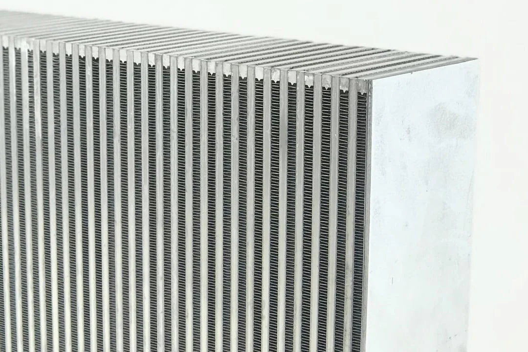 CSF #8117W HP Bar & Plate Intercooler Core 22Lx14Hx5.5W - Vertical Flow / R35 GT-R Fitment – view 2