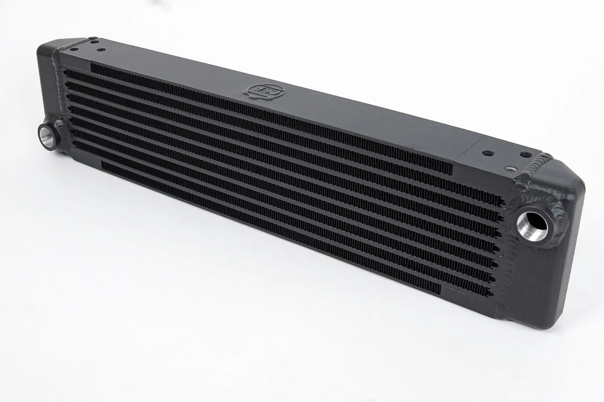 CSF #8202 Universal Single-Pass Oil Cooler / RSR Porsche / M22 x 1.5 / 22L x 4.75H x 2.16W – view 2