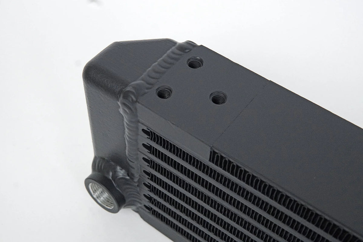CSF #8202 Universal Single-Pass Oil Cooler / RSR Porsche / M22 x 1.5 / 22L x 4.75H x 2.16W – view 4