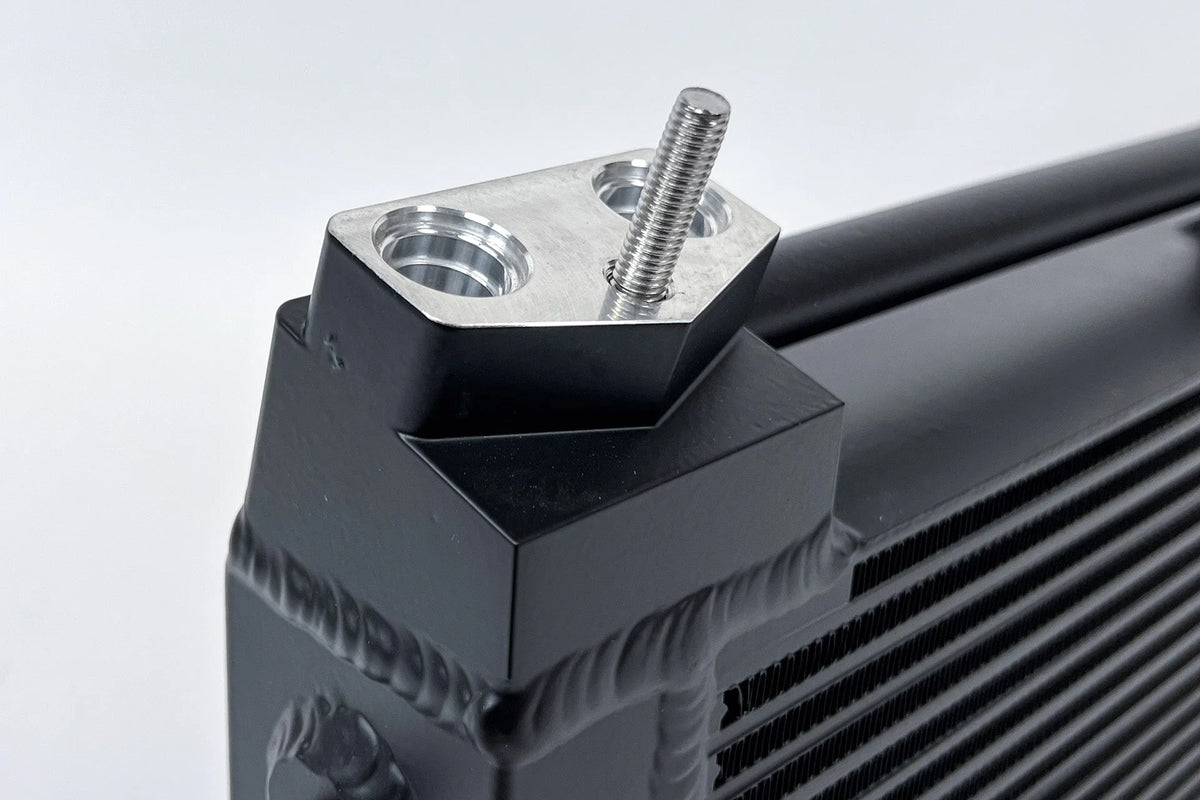 CSF #8275 BMW E60 M5 / E6X M6 Race-Spec Engine Oil Cooler – view 3